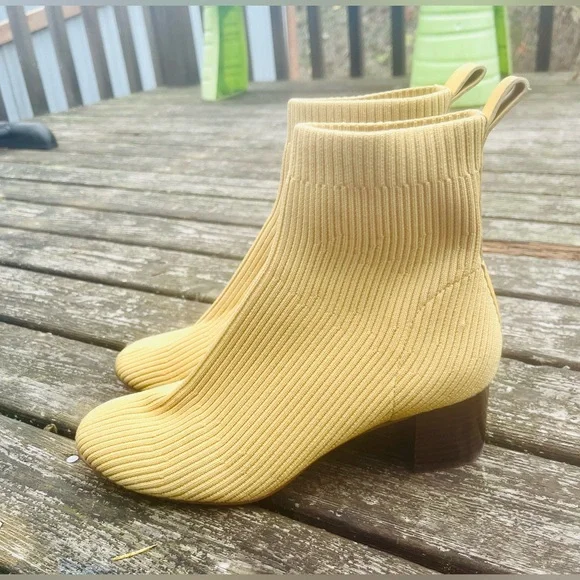 EVERLANE The Glove Yellow Boots - Picture 7 of 10